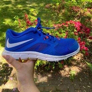 NIKE RUNNING SNEAKERS